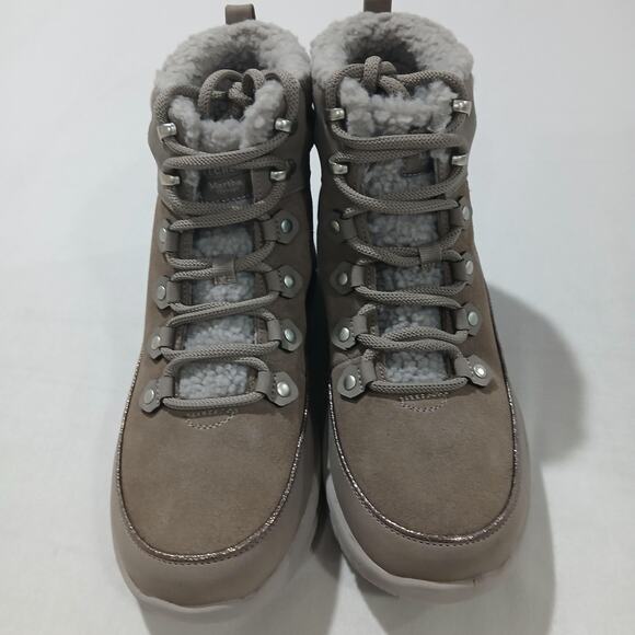Skechers Martha Stewart Boots Womens Size 9 Taupe Fur Lined Hiking SN 188013 - Picture 3 of 11